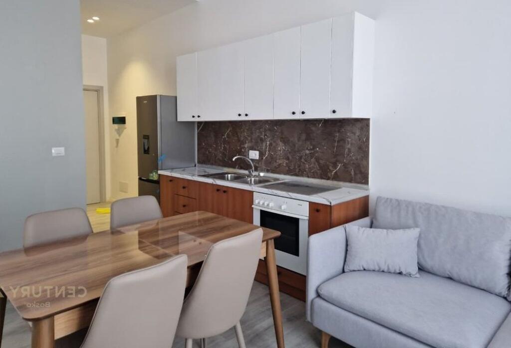 JEPET ME QIRA APARTAMENTI 1+1 NE LAPRAKE PAS SPITALIT USHTARAK.
