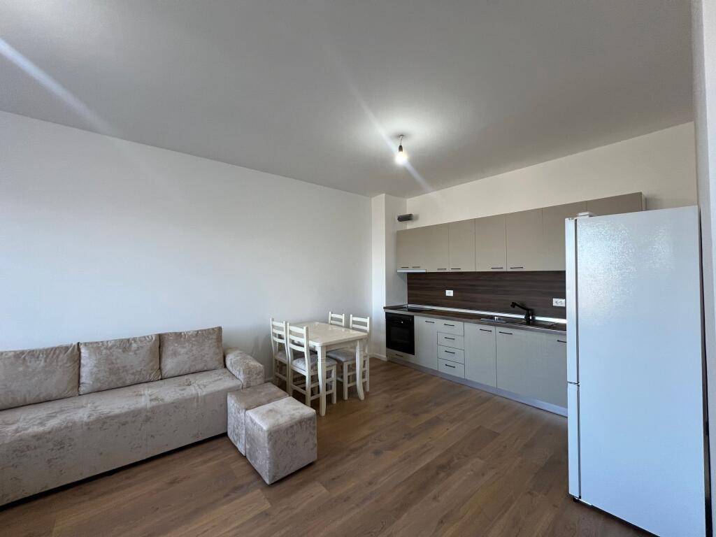 Affitto/ Appartamento 1+1, Trio Tower