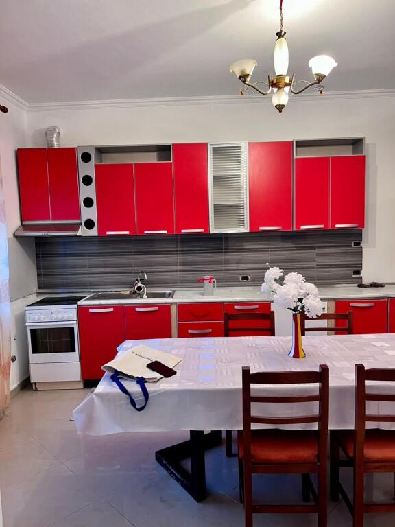 🏠Selite prane Pasticeri Mulliri jepet me qera kati i II-te i nje vile,2+1,i mobiluar 52,000 Leke