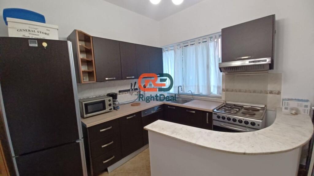 Tek Fakulteti I Inxhinierise Se Ndertimit, Jepet Me Qira Vile, Me Hapesira Te Bollshme Dhe Lokacion Ideal!!!