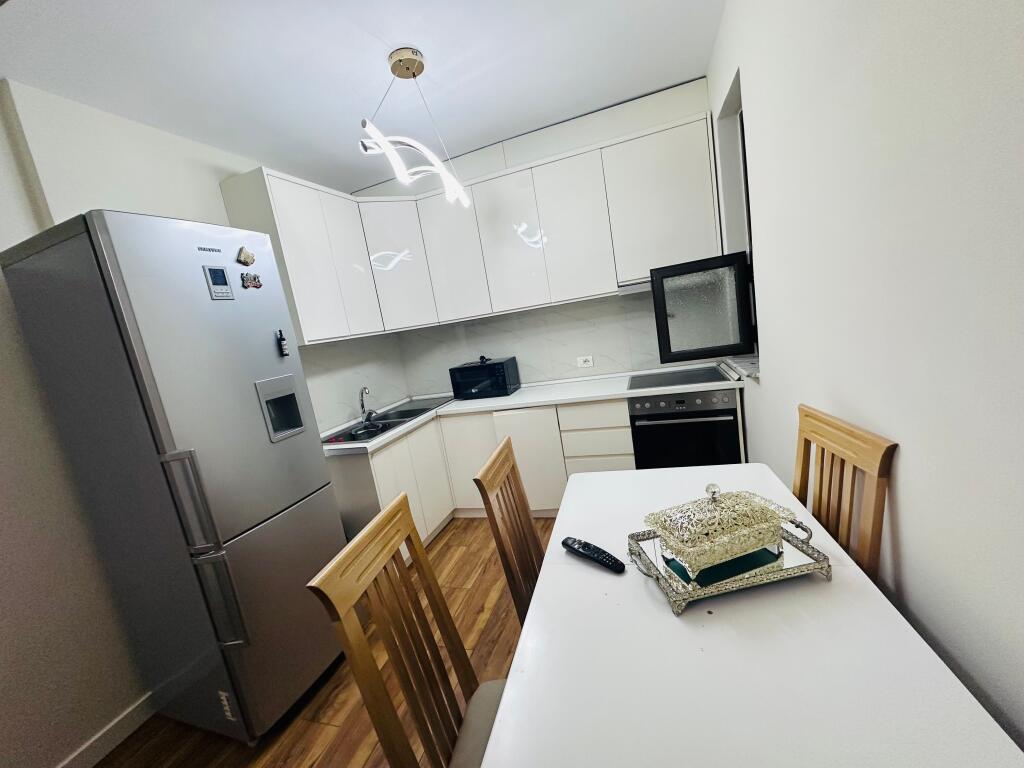 Jepet Me Qera Apartament 2+1+1 Ballkon