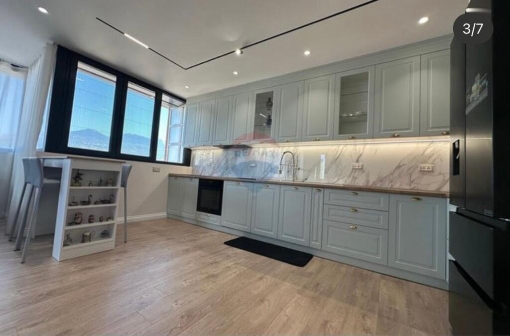 Apartament ne shitje 2+1+2 te Rr. Elbasanit