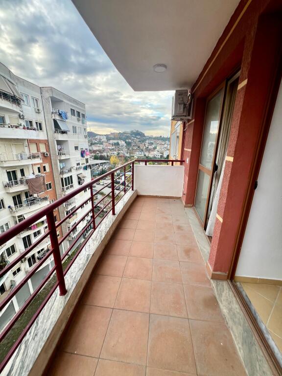 Jepet me Qera Apartament 1+1 ne Yzberisht