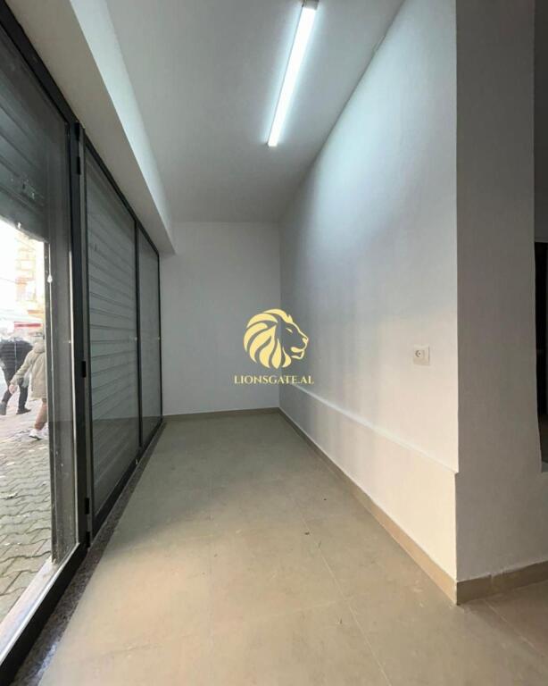 🏢 AMBIENTE BIZNESI ME QIRA – ZONA SIRI KODRA