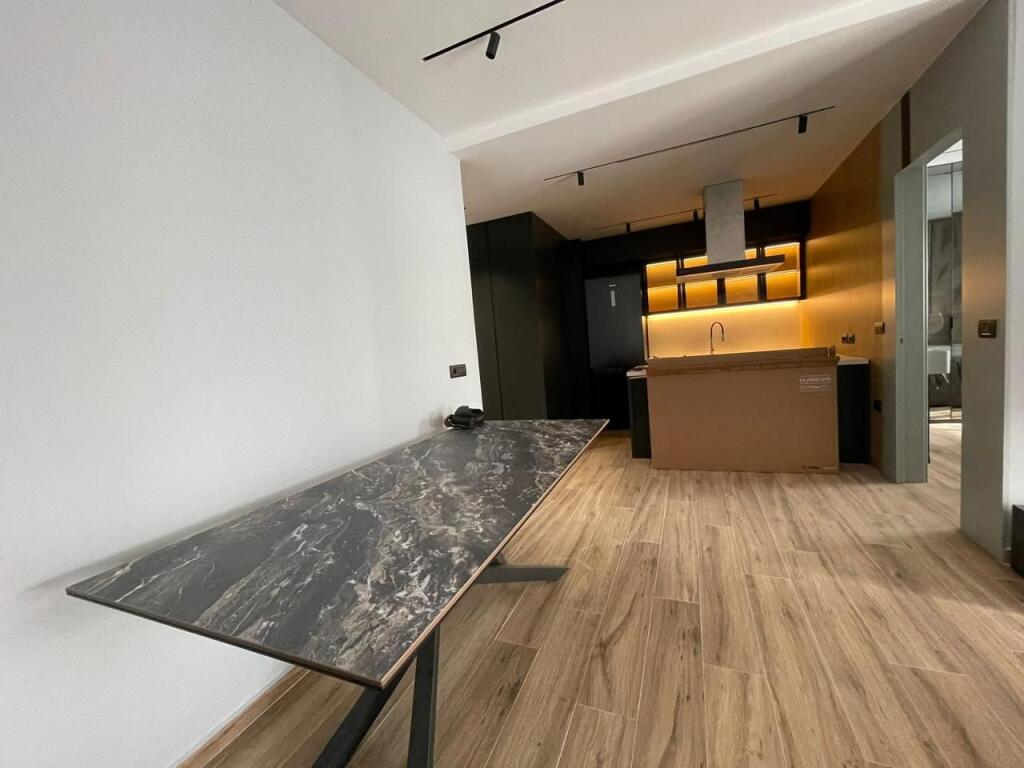 Apartament 2+1 me Qera Afatgjate - Lungomare, Vlore