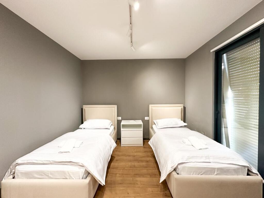 Appartamento 2+1 con veranda in vendita a Farkë