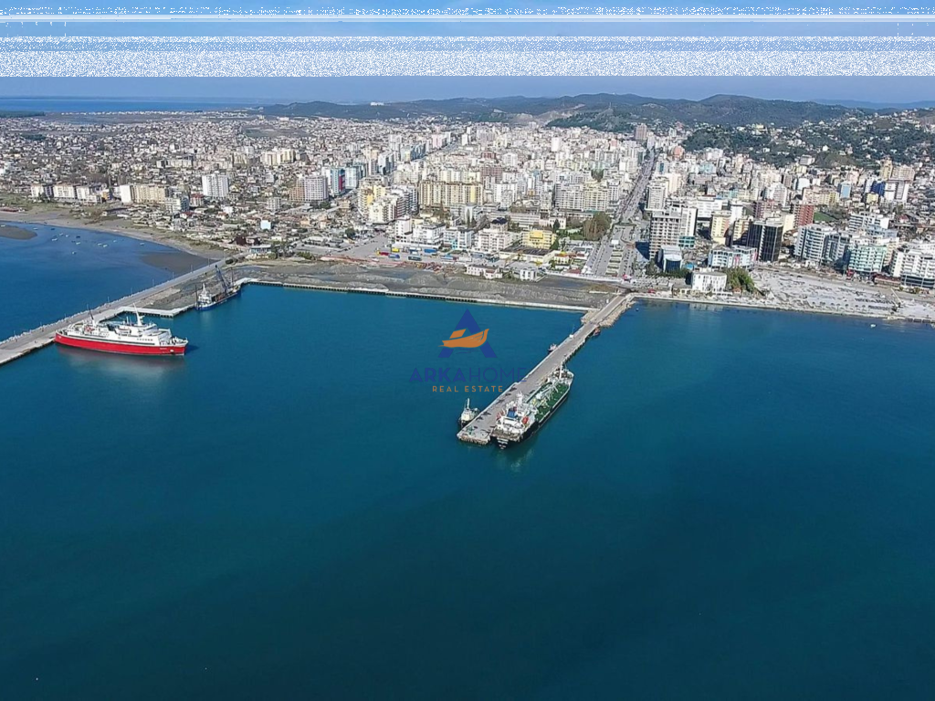 SHITET TOKË 110,000 M2 "PRANË PORTIT TË VLORËS" 3,850,000 EURO