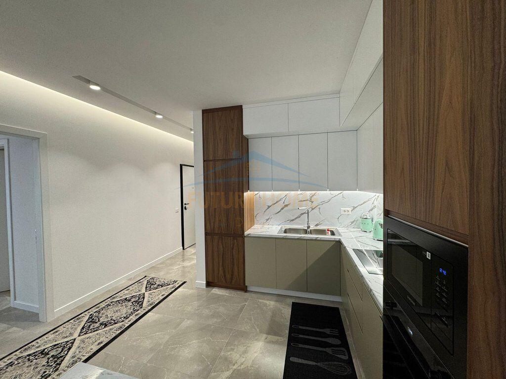 Qera , Apartament 2+1+2 , Pazari i Ri, Tirane