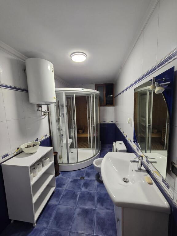 Ish Stacioni i Trenit, Apartament 1+1 Per Qira