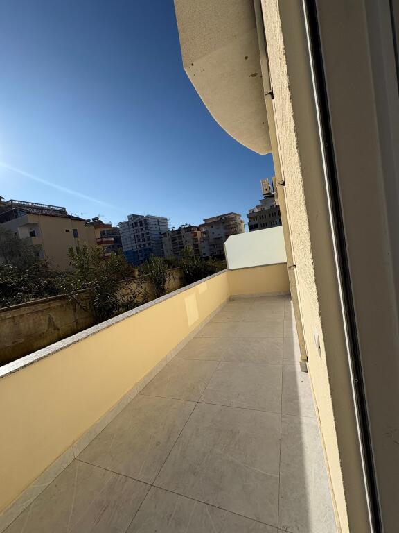 Shiten 3 super apartamente te investuara te shkembi kavajes