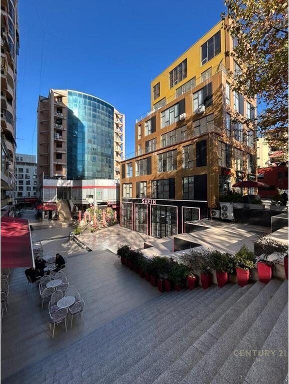 Shop for rent at Usluga Gate, former Train Station