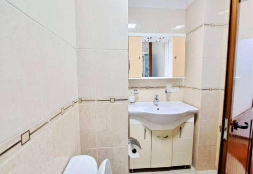 🏢JEPET APARTAMENT ME QIRA NE RRUGEN E KAVAJES 📍 Condor Center, Rruga e Kavajës