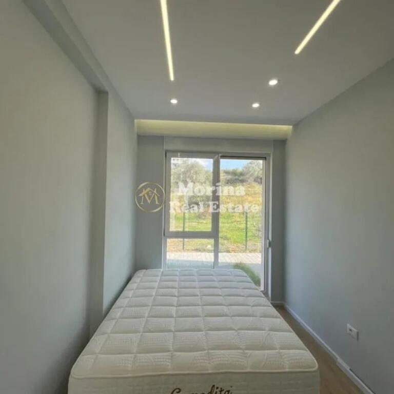 Qera | Vilë 4 + 1 | Farkë | 1200 €/muaj