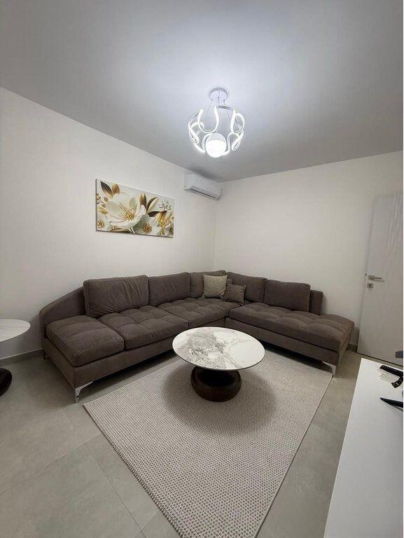 Affittiamo appartamento 2+1, a Selvia 700 € /mese