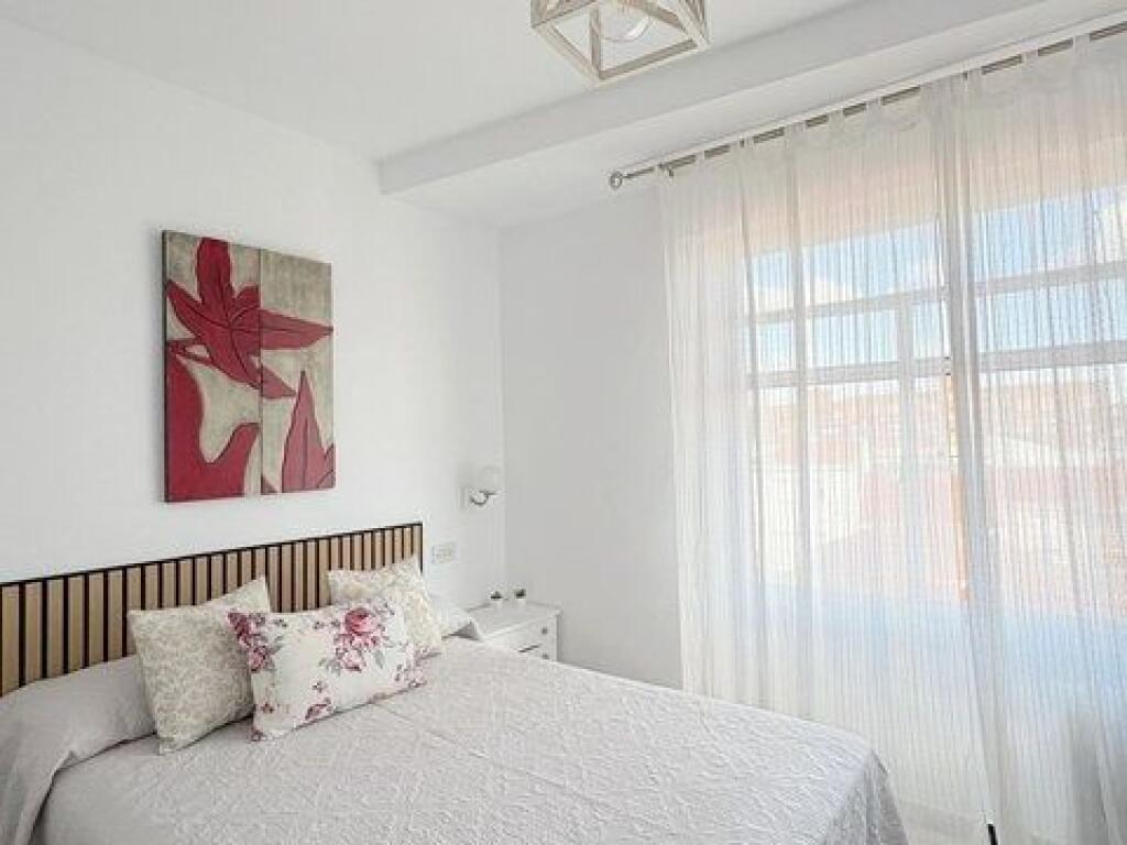 Apartament Me Qera 1+1 Tek 5 Maji (ID B2101381) Tirane.