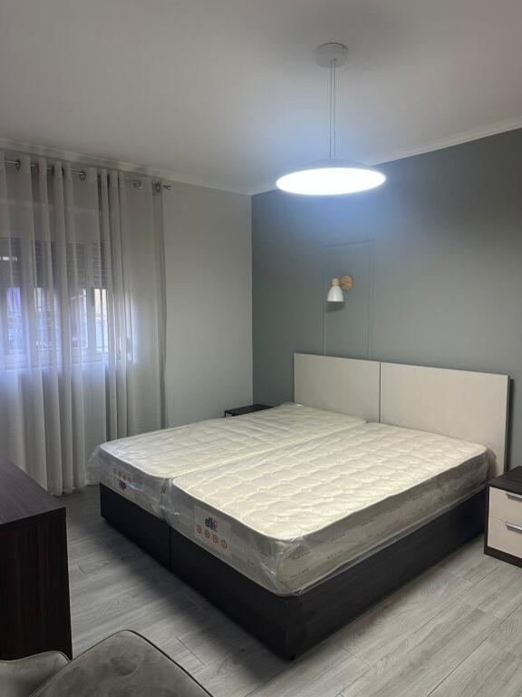 Apartament 1+1, Pazari i Ri!
