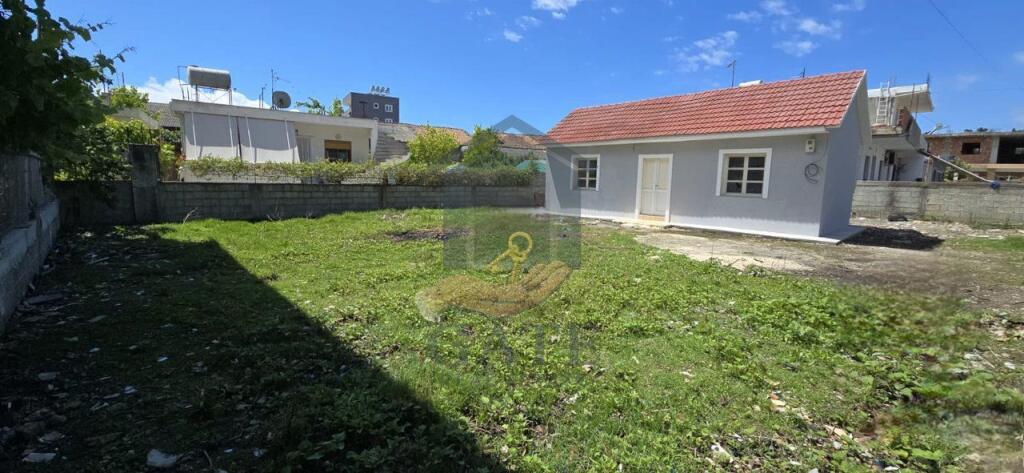 🏡 Shtëpi Private në Shitje – Afër Spitalit (250 m larg)