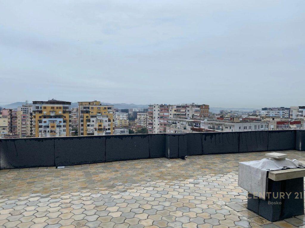 APPARTAMENTO 3+1+2 + VERANDA + PARCHEGGIO VICINO ALL'IPOTECA IN VENDITA!