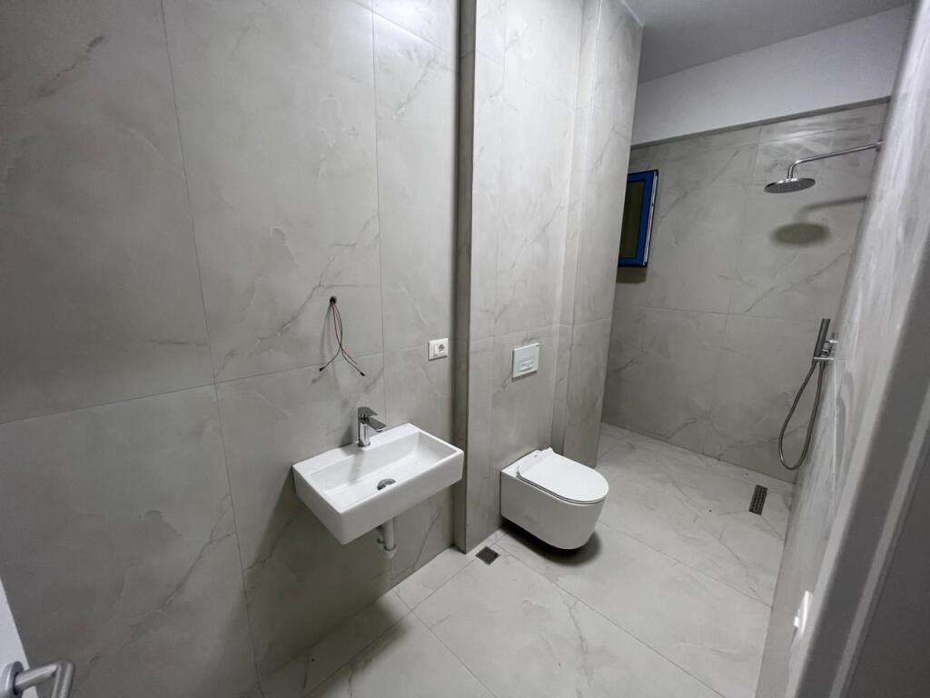📣 QERA SUPER Apartament 2+1 Me 2 Tualete Dhe Ballkon 📍 Rezidenca OXA, Fresk ✨  💶 Cmimi 550 Euro