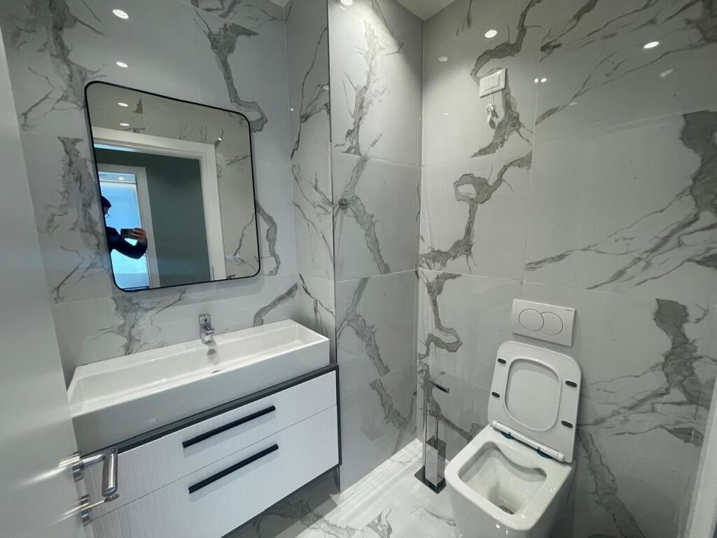 Office 2+1 for rent at Lake View