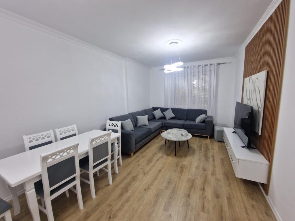 Apartament me qera Univers City