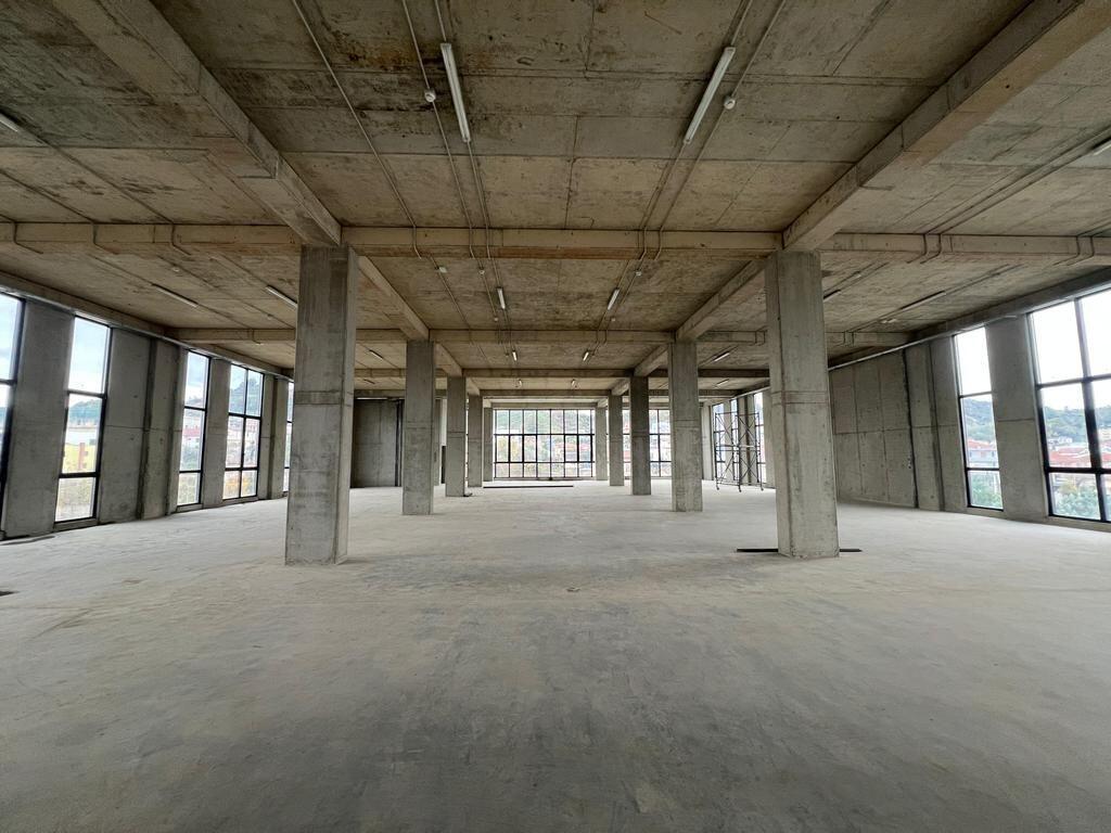 AFFITTIAMO EDIFICIO MULTIFUNZIONALE!!