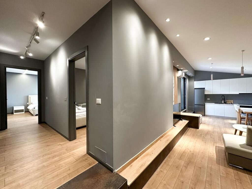 Appartamento 2+1 con veranda in vendita a Farkë