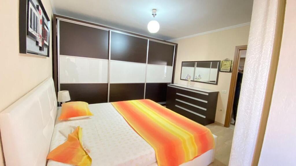 Affittasi 2+2 via Barrikata arredato 700 eu