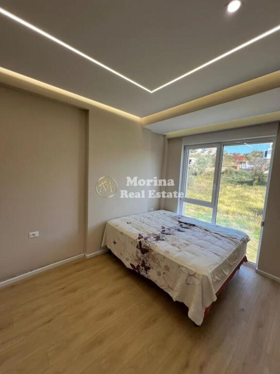 Qera | Vilë 4 + 1 | Farkë | 1200 €/muaj