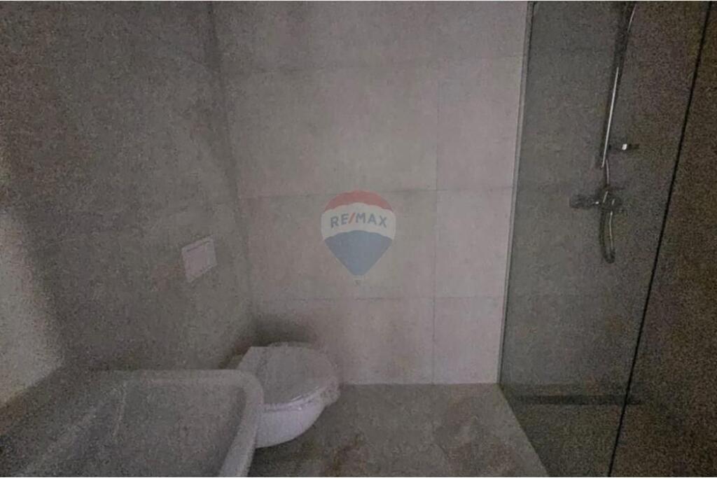 Ufficio in affitto vicino allo stadio Air Albania!