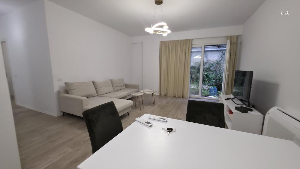 Jepet Apartament me Qira – FZ Residence