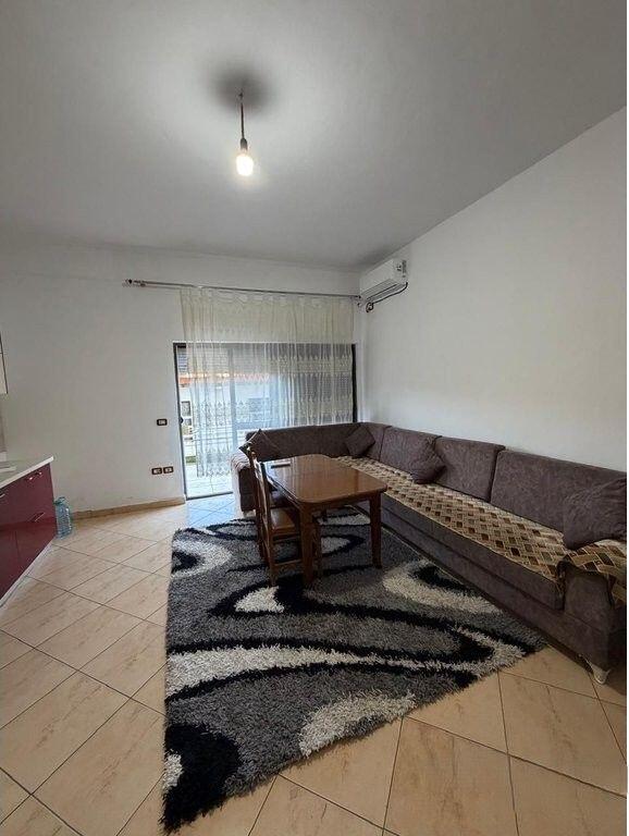 Ofrojme apartament per qira ne Don Bosko