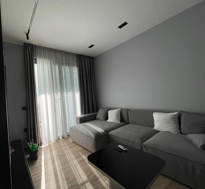 Apartament 2+1 me Qera Afatgjate - Lungomare, Vlore