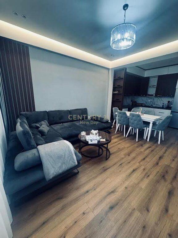 Shitet Apartament 3+1 + Post Parkimi – tek Rezidenca Kodra e Diellit 2. Okazion!!