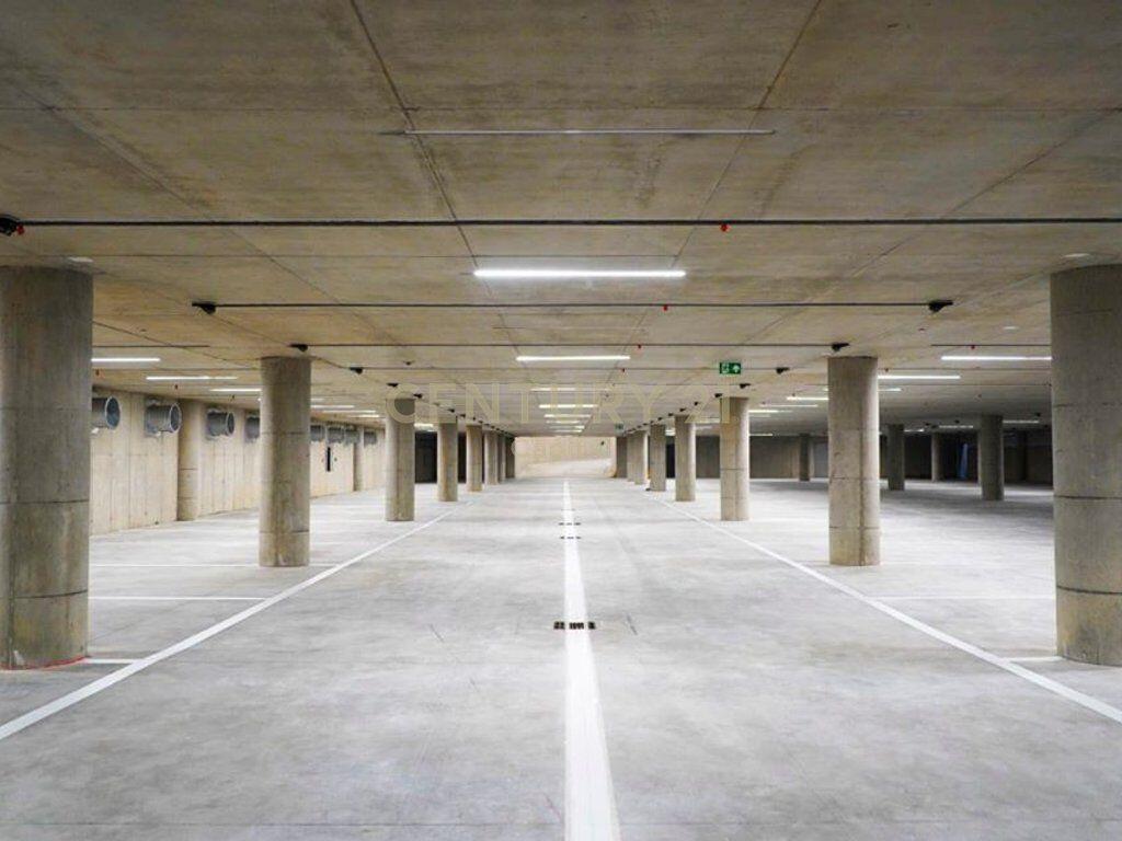 Post Parkimi ne Shitje, Komplesi Usluga