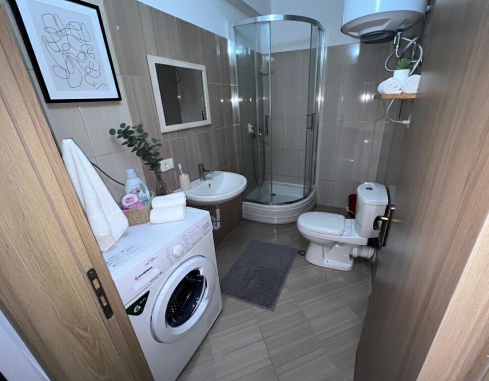 🏡 Shitet apartament 1+1 te Shkembi i Kavajes, Durres