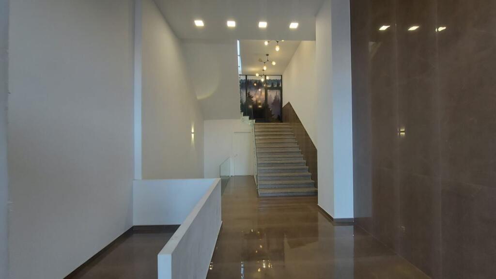 SHOP UNIT FOR SALE NEAR PORCELAIN 126,600 EURO