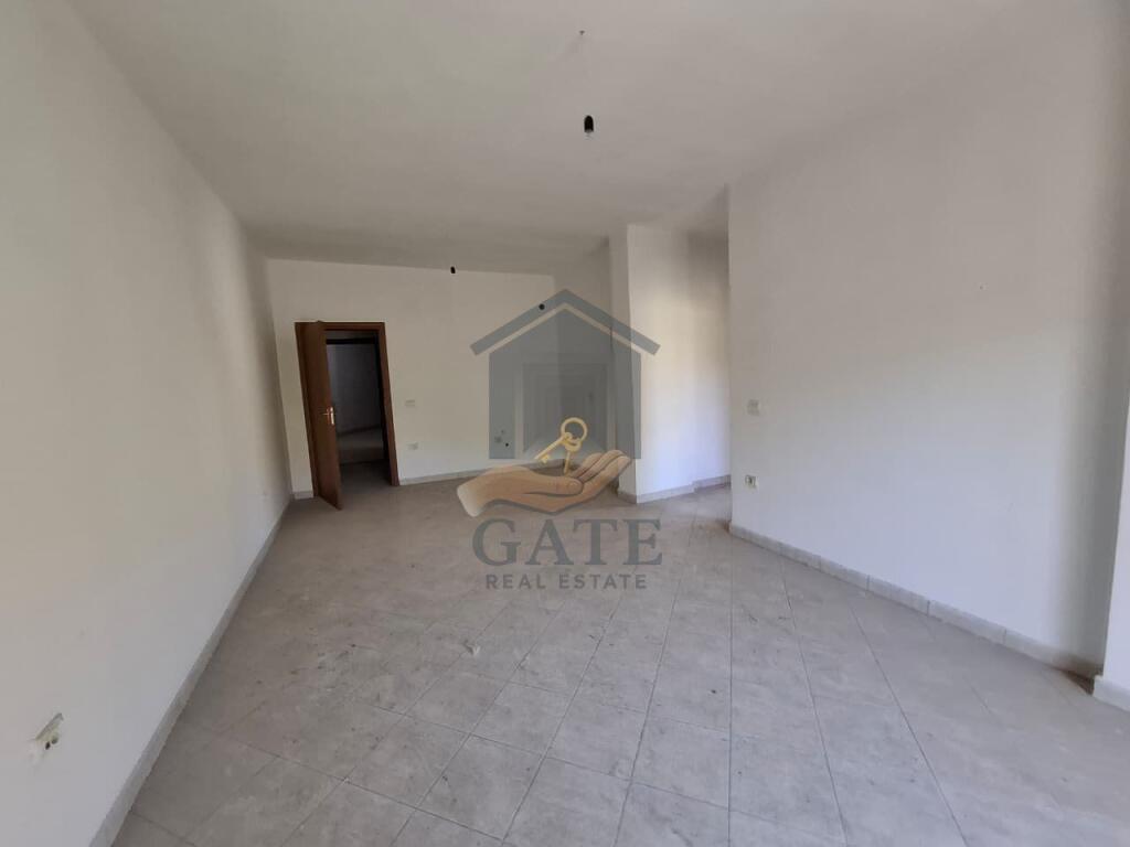 Shitet, Apartament 1+1 Shkembi i Kavajes, Durres