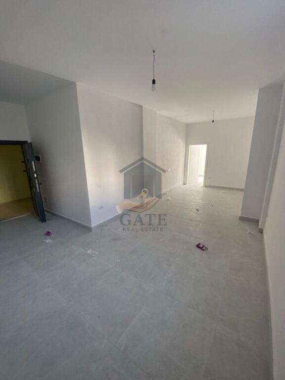 For sale, 2+1 Apartment Shkembi i Kavajes, Durres