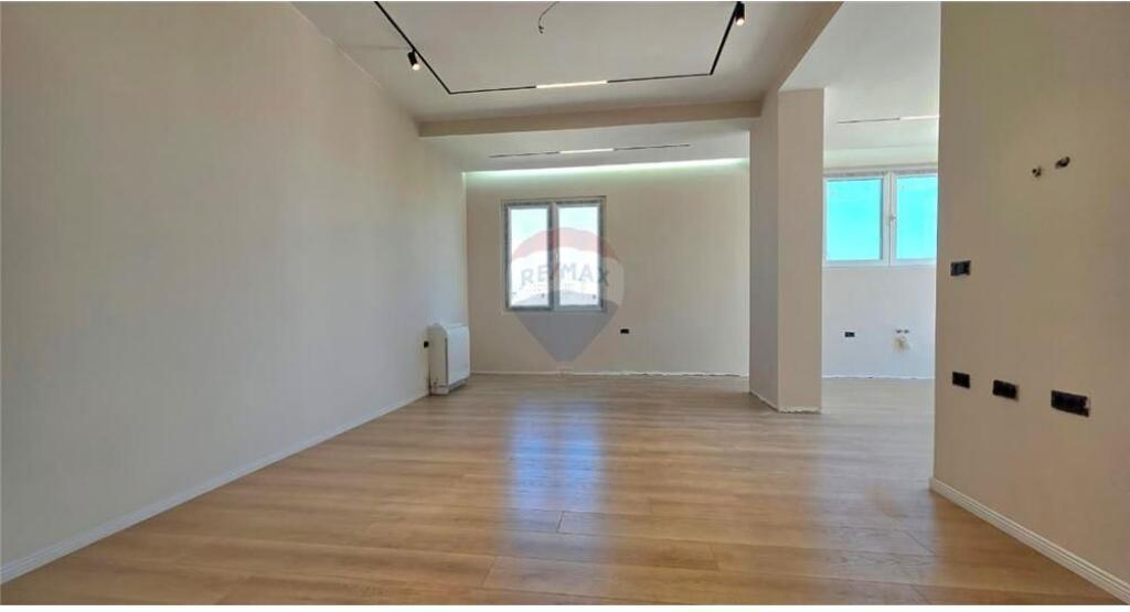 Penthouse Luksoze në Shitje – Lungomare, Vlorë