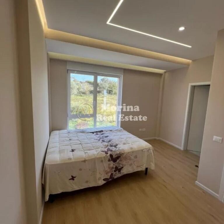 Qera | Vilë 4 + 1 | Farkë | 1200 €/muaj