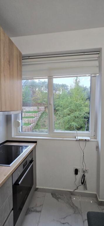 Affittasi 2+1 arredato vicino a fz liqeni that 650 e