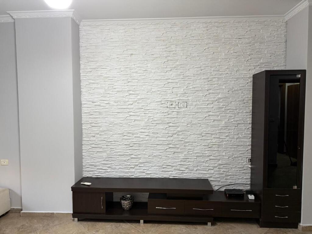 APARTAMENT ME QERA 1+1 YZBERISHT 40.000 LEKE