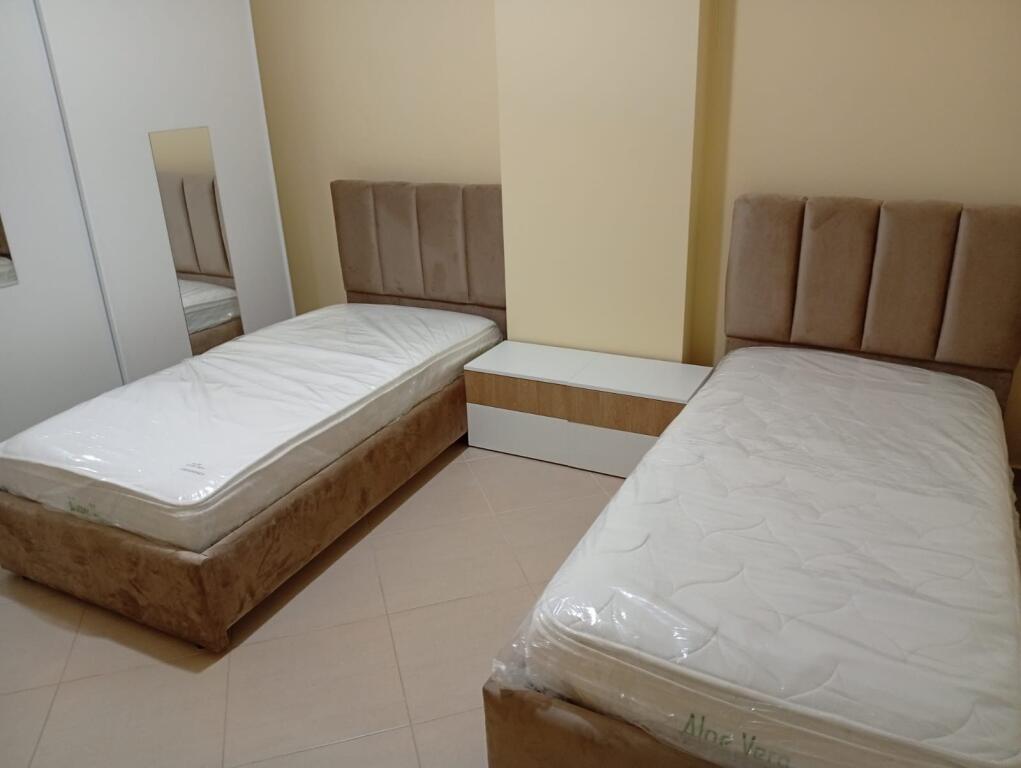 jepet me qira Apartament 2+1+2 ,Astir