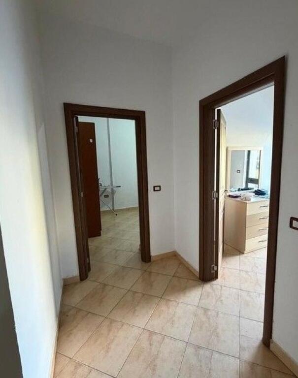 Ofrojme apartament per qira ne Don Bosko