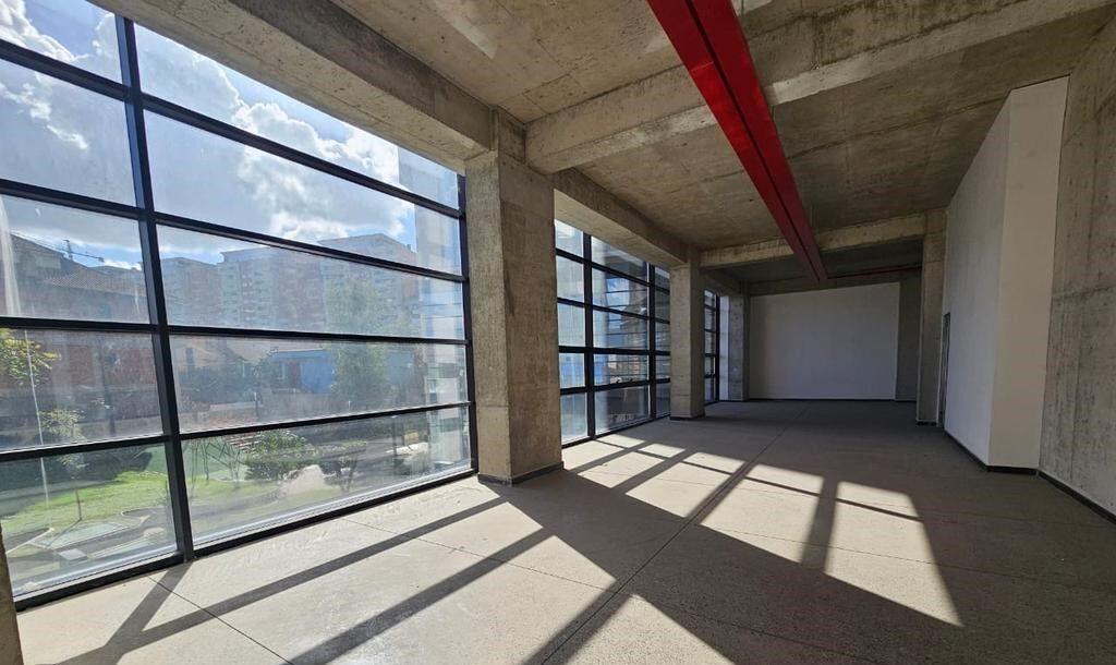 Edificio di 10 piani in affitto in Rruga e Kavajës – 4 500 m² di costruzione