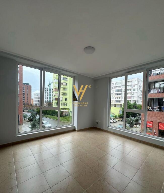 OFFICE 122 M2 FOR RENT TRAIN STATION 1,300 EURO