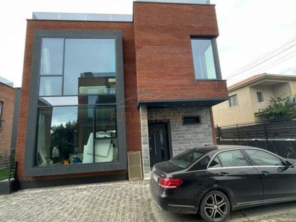 In vendita, Villa su 2 piani, Farke