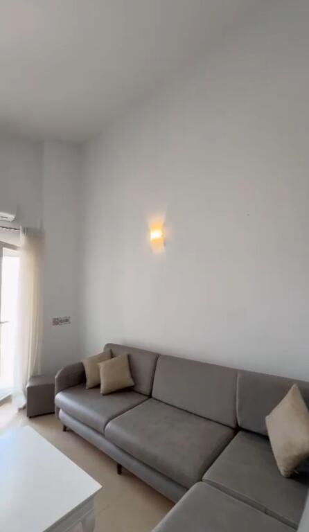 Duplex 2+1 in affitto Kodra e diellit, vicino al mercato cok Prezzo: 500 mila leke