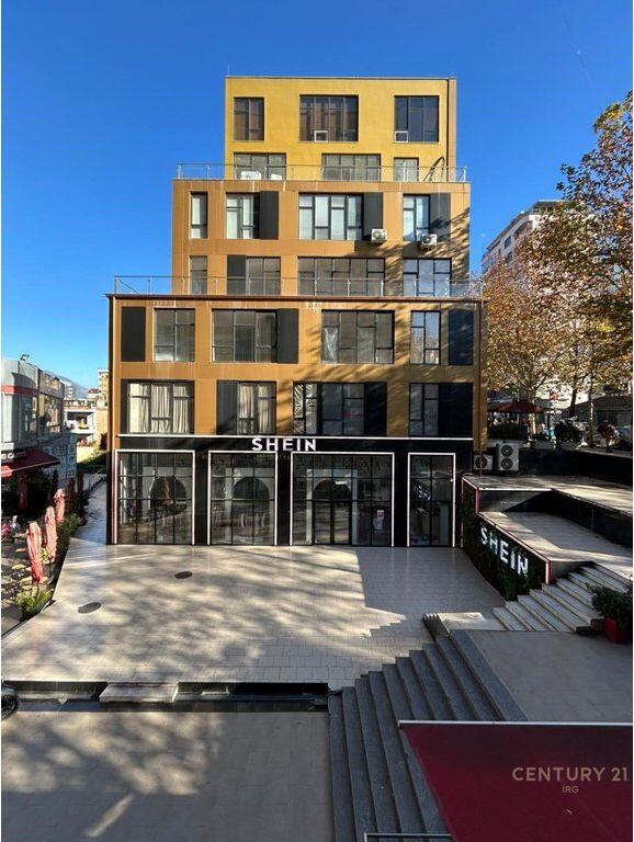 Shop for rent at Usluga Gate, former Train Station